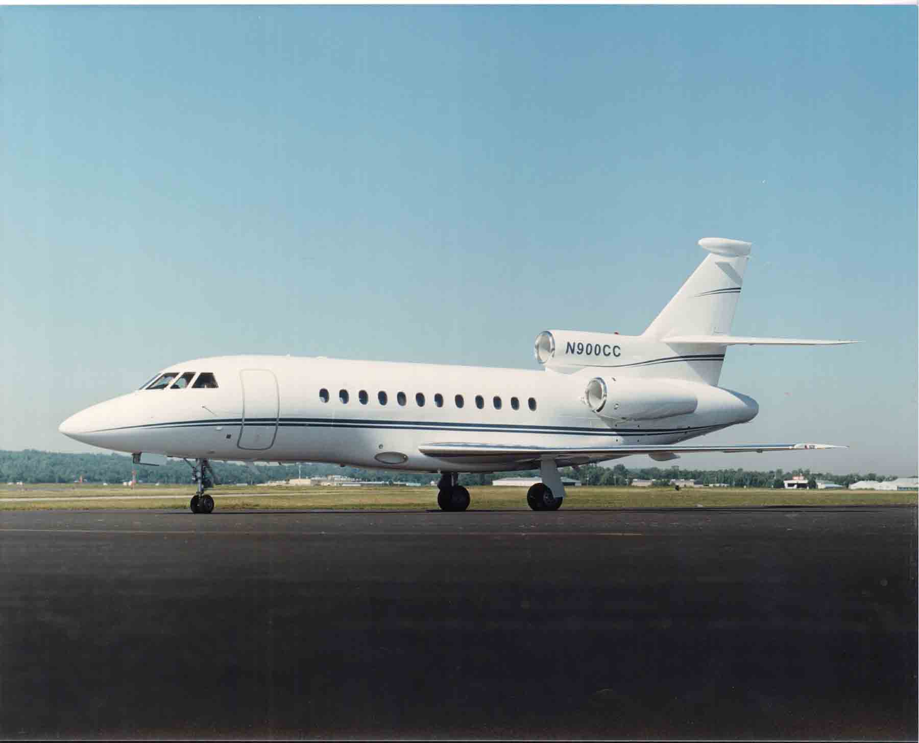 Dassault Falcon 900, registration N900CC, on the tarmac